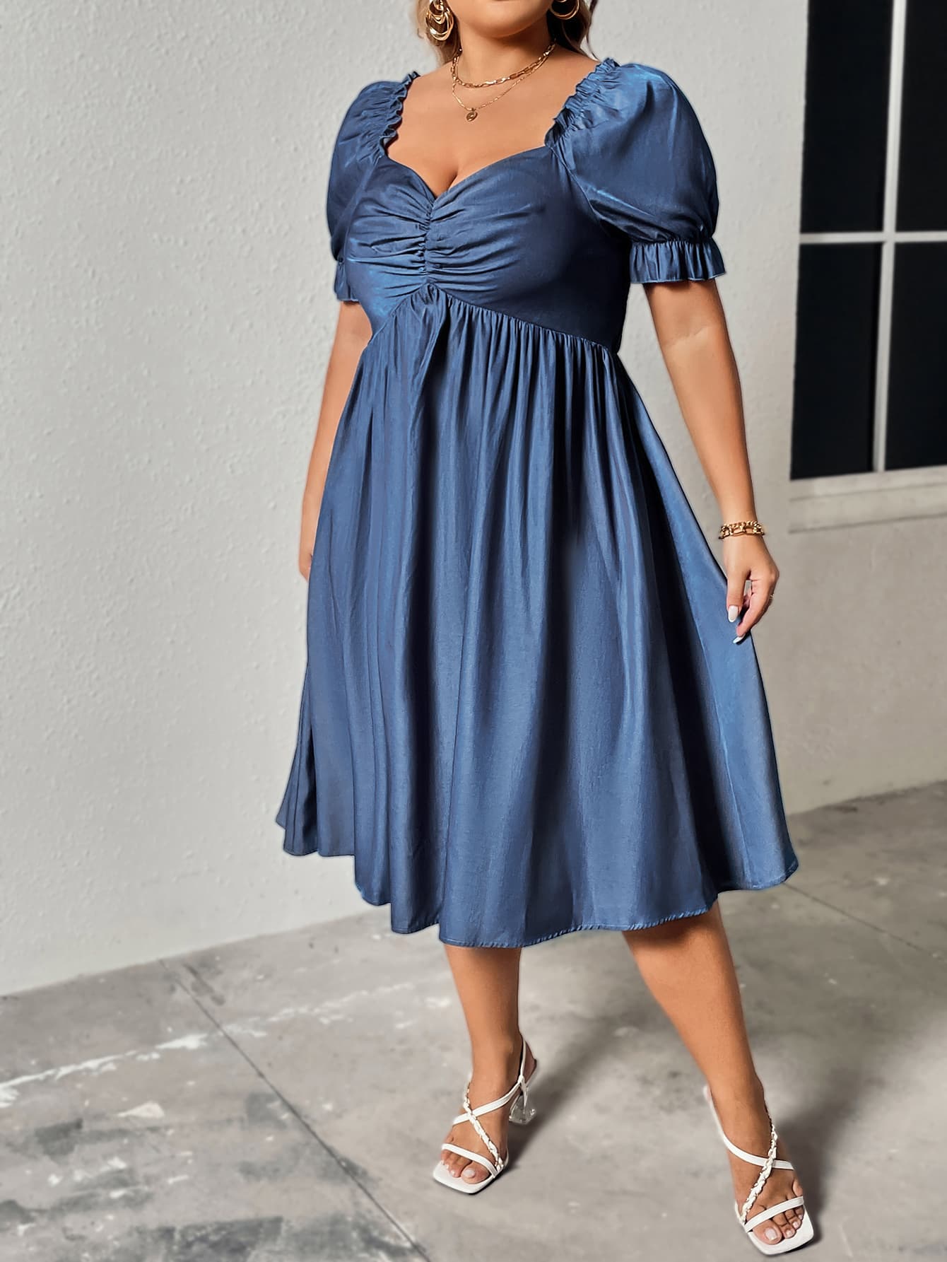 Ruched Sweetheart Neck Dress